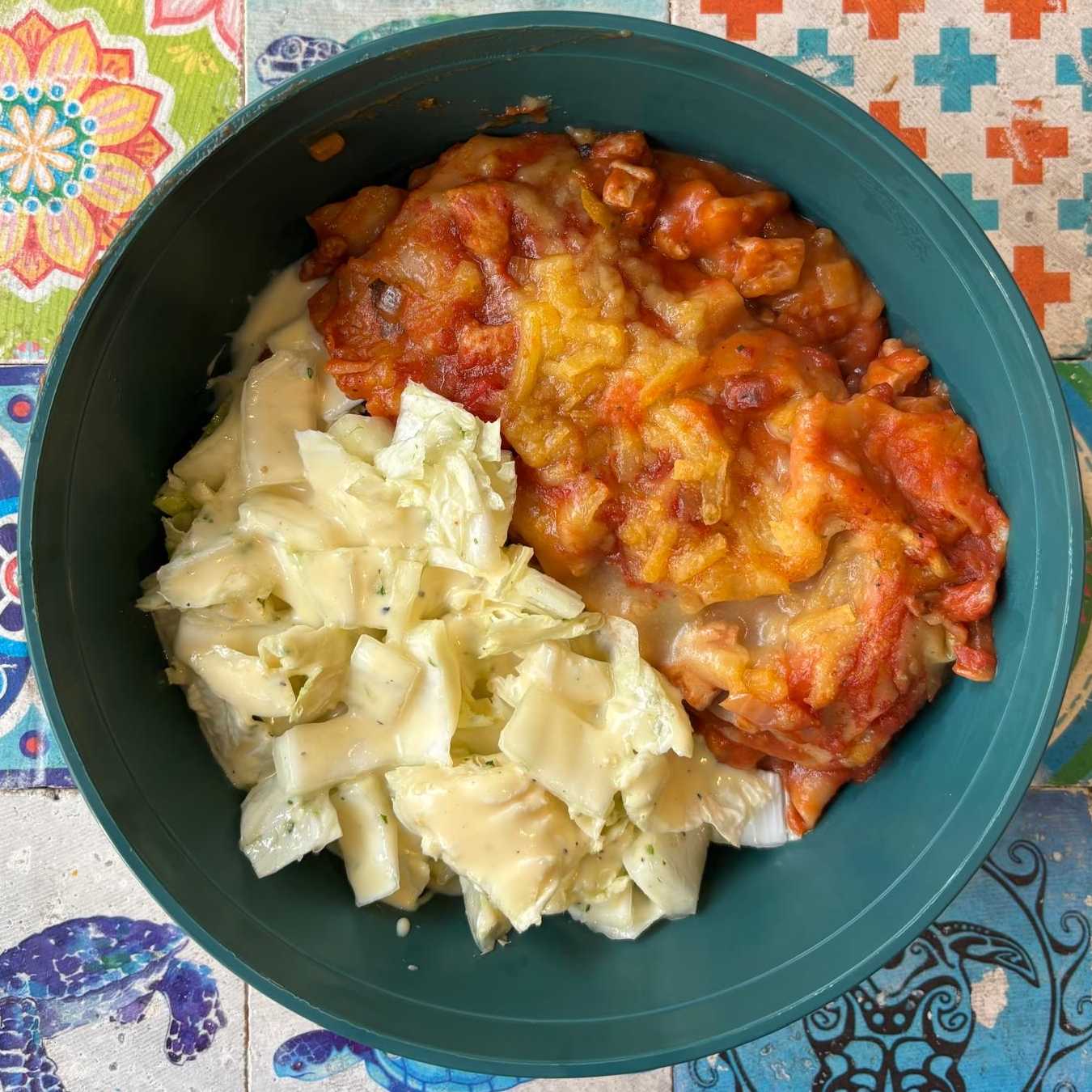 Donnerstag (24.04.25) - Tomaten-Sonnenblumenhack-Lasagne mit gemischten Salat